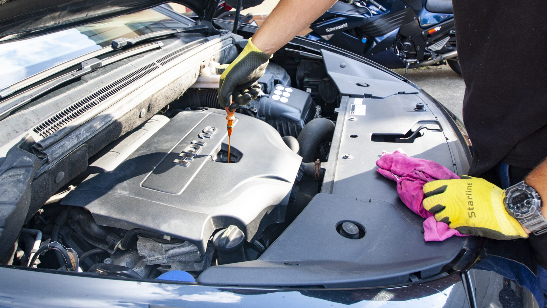 Is Power Steering Fluid the Same As Transmission Fluid? Myth Debunked!