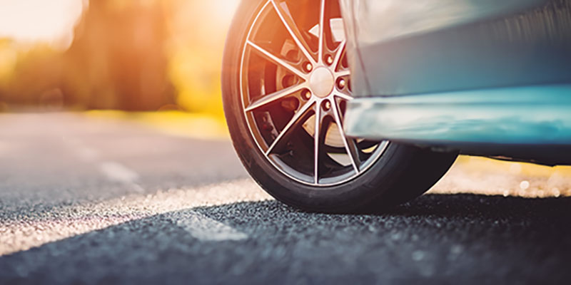 Car Tire Maintenance Guide / Guide d'entretien des pneus